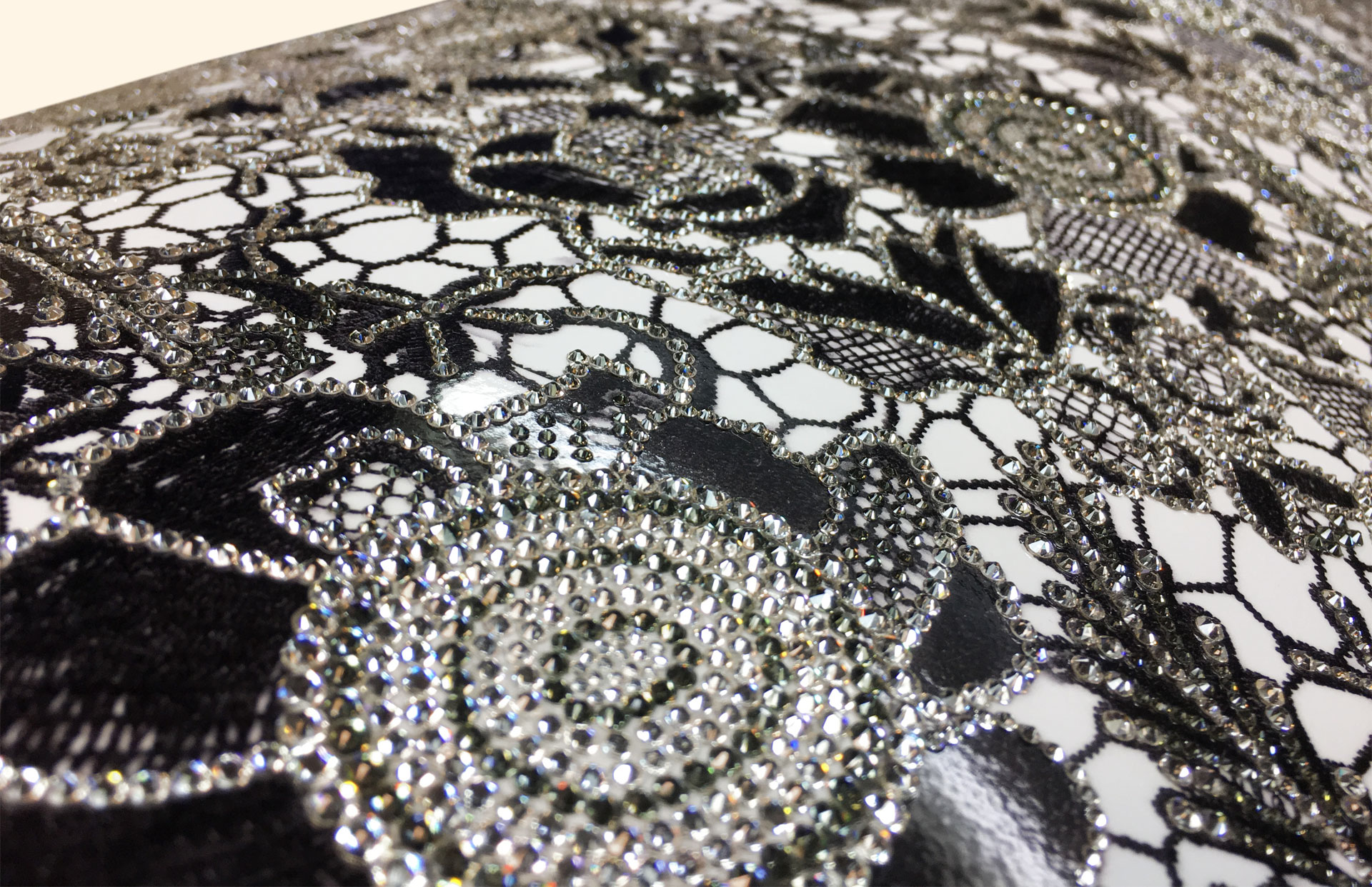Purity Crystal lid detail