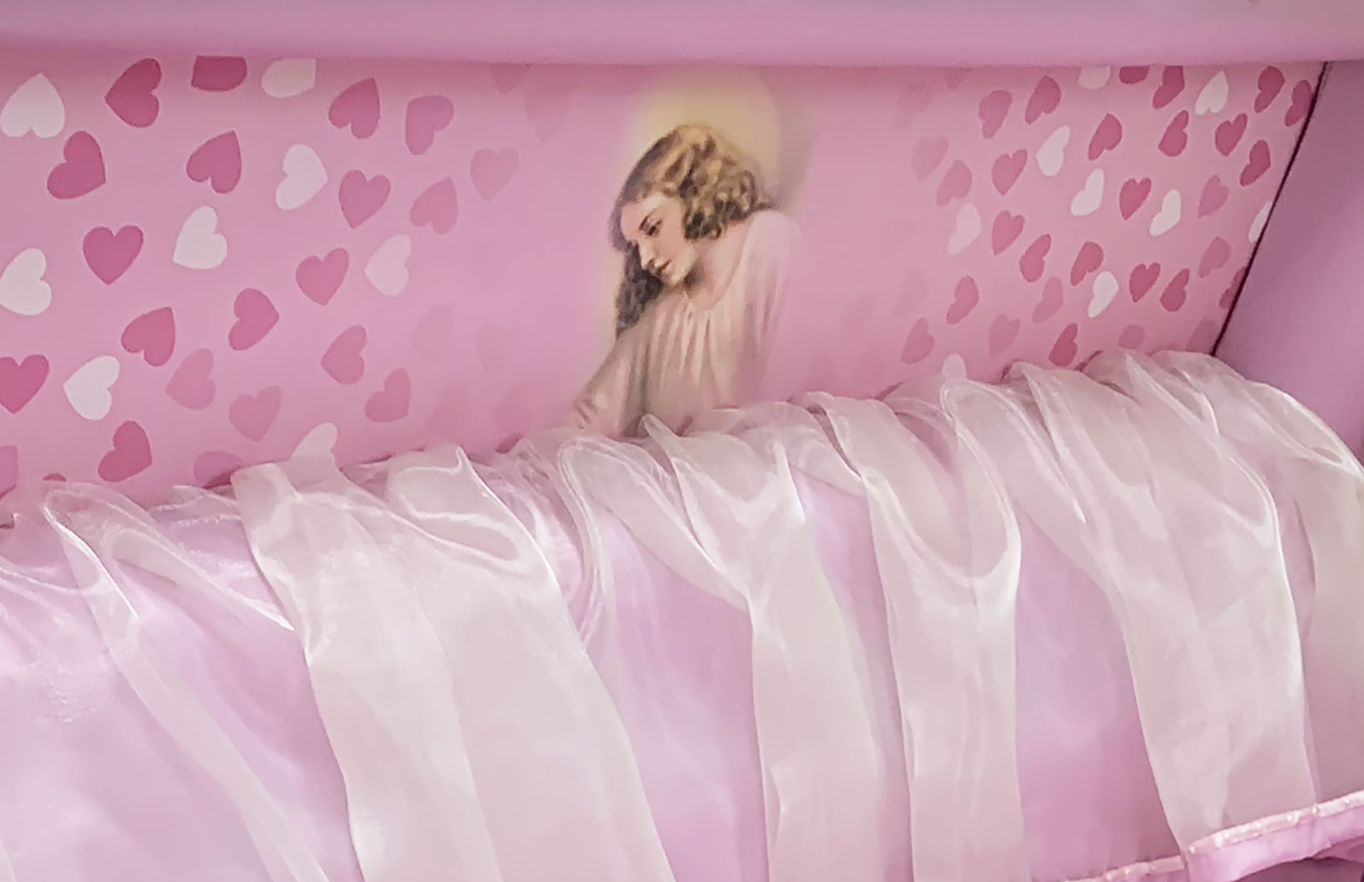 Angel Kisses pink interior in detail